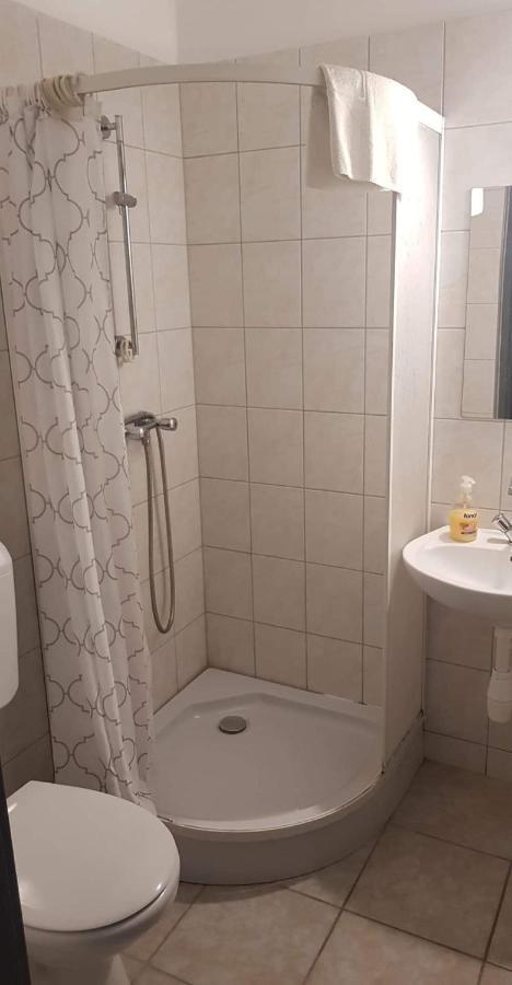 Lanchid Szallo Kecskemét Exteriér fotografie